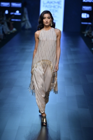 1.1 Payal Singhal's incredibly designed outfits 